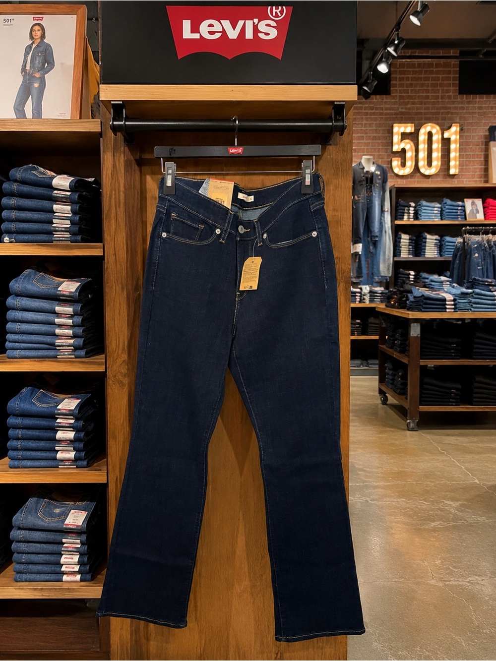 Levi's Women's Dark Indigo Boot Cut Jeans Mid Rise 6